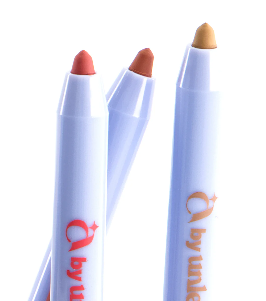 A BY UNLEASHIA Pillow Kiss Lip Pencil 0.5g – Lápiz Labial Vegano para Contorno y Volumen con Vitamina E - Image 4