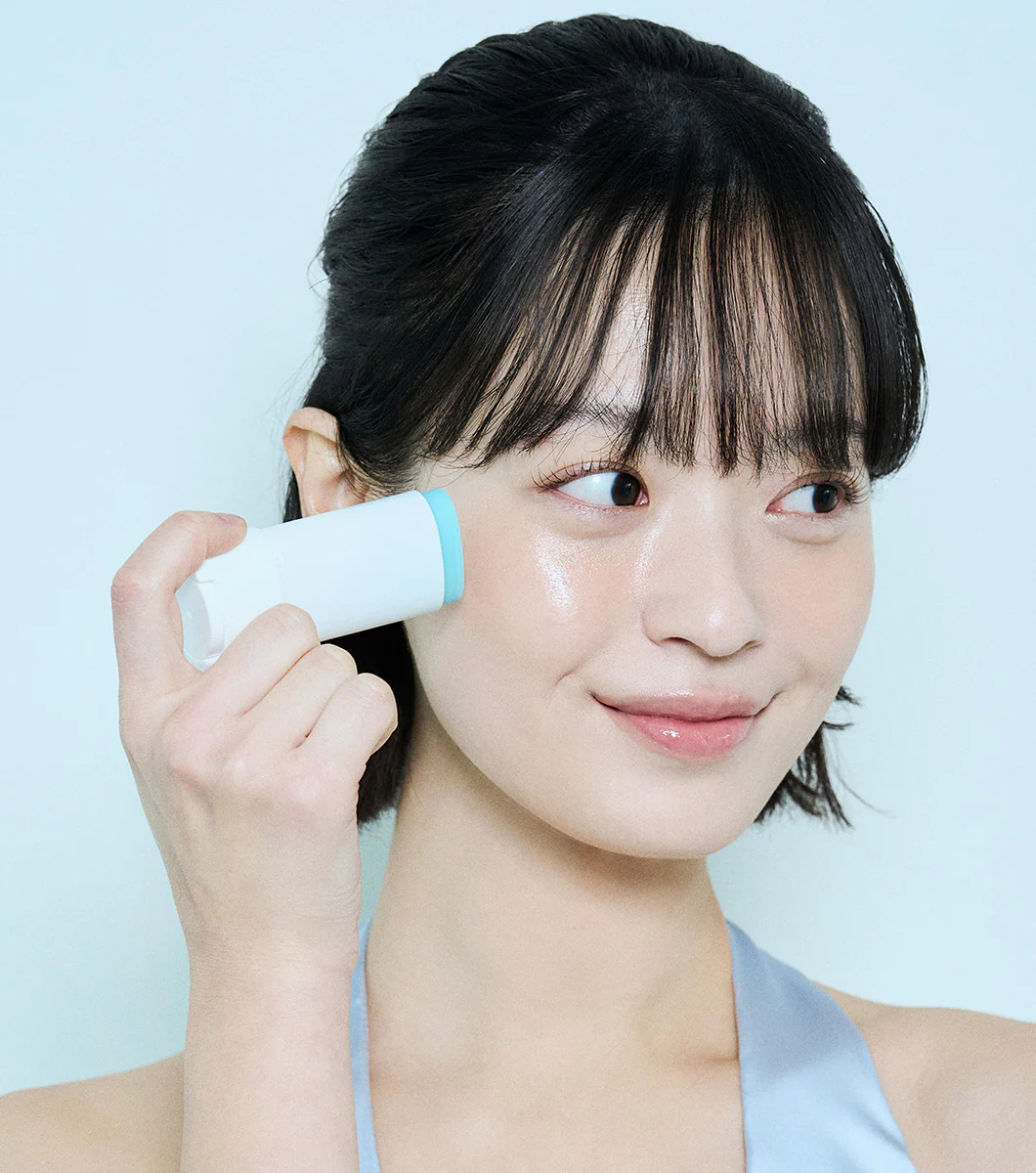 SKIN1004 Madagascar Centella Hyalu-Cica Silky-Fit Sun Stick 20g | Protector solar sedoso en barra - Image 3